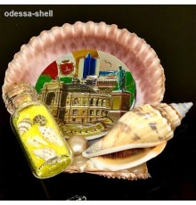 Магнит Одессацветной гребешок(внутри коллаж)+бутылочка с цветн.песком и натур.ракушкой