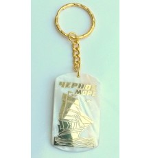 Брелок Черное моресрез из натур перламутр ракушки(прямоугольник),с изображением парусника+ надпись ЧЕРН.МОРЕ опт от 2шт